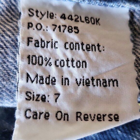 Women's Ripped Knee Jean Shorts by Mudd (size 7) - Picture 7 of 8